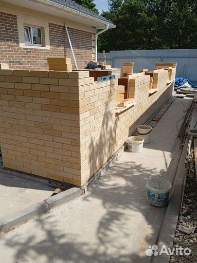 Бригада строителей