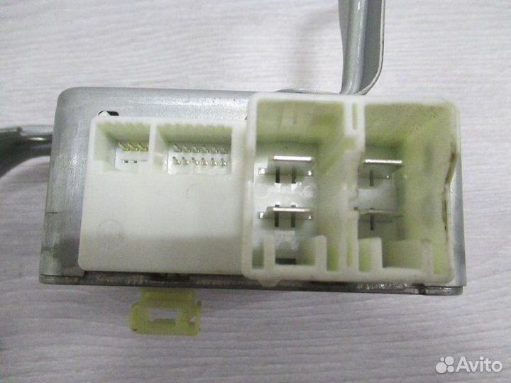 Другие эбу салона Toyota Avensis 1.8 2003