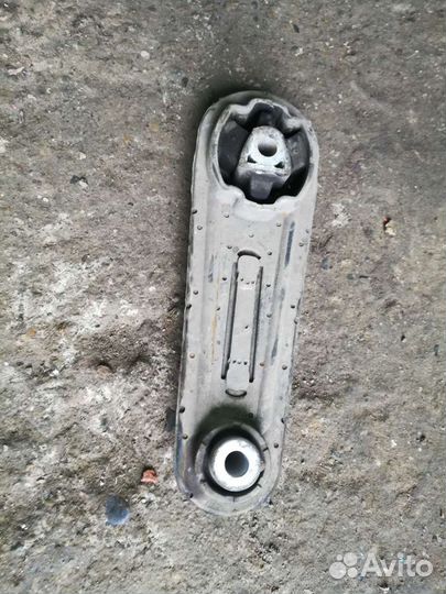 Задняя подушка двс Рено Логан 1 Ларгус