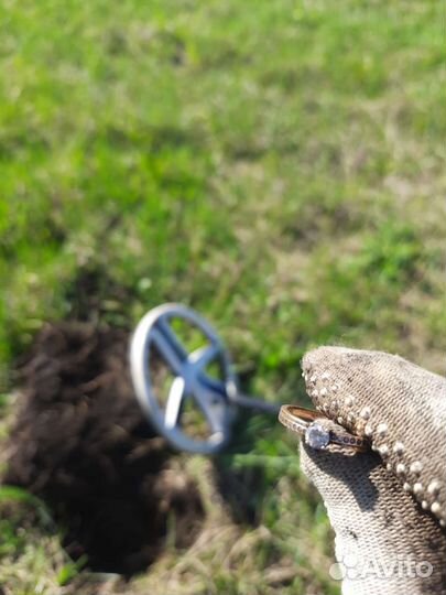 Поиск потерянного с металоискателем