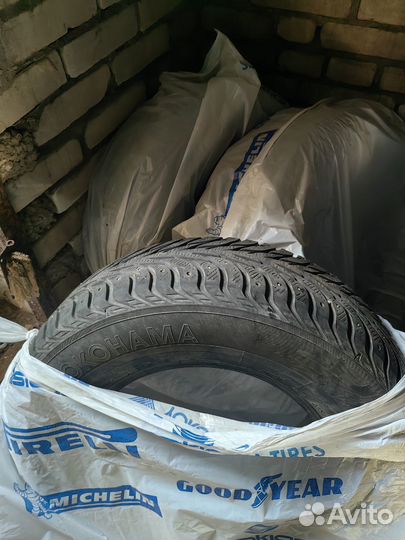 Yokohama Ice Guard IG35 235/70 R16 106