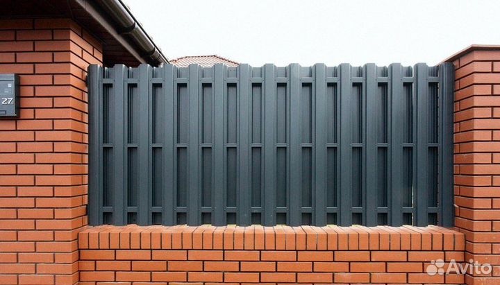 Евроштакетник. Металлический штакетник забор