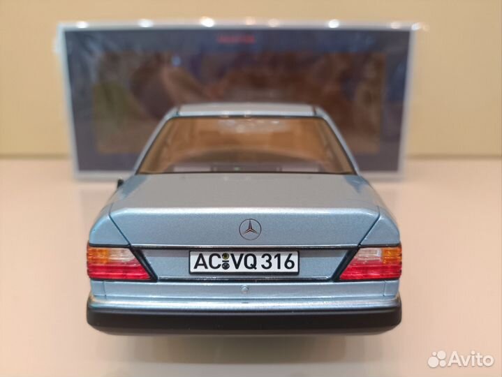 Mercedes W124 230E (84-93г) Голубой 1:18