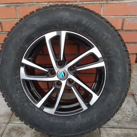 Pirelli Ice Zero 215/70 R16 + литые диски