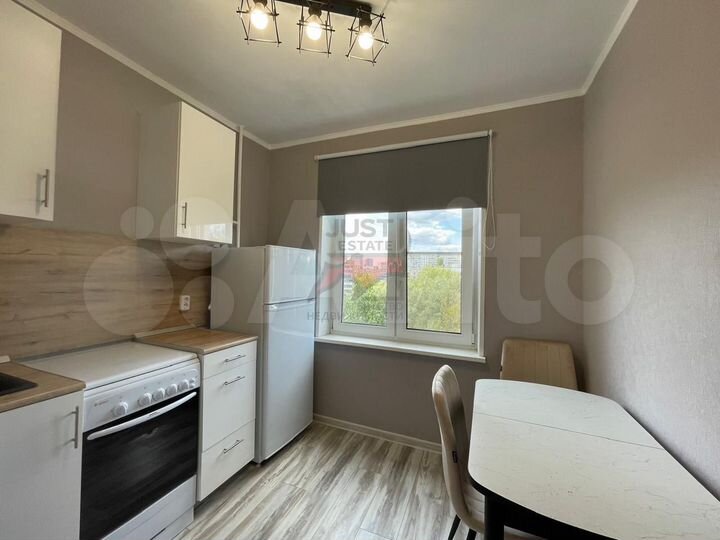 2-к. квартира, 43 м², 8/9 эт.