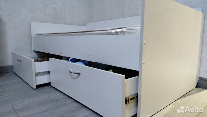 Кровать с матрасом бу