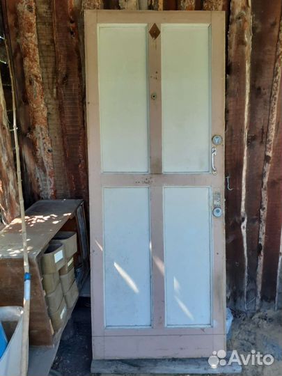 Двери входная и балконная