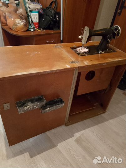 Швейная машинка ножная
