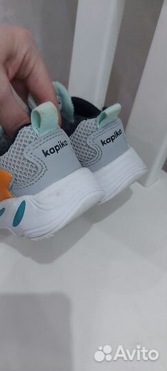 Кроссовки капика 22
