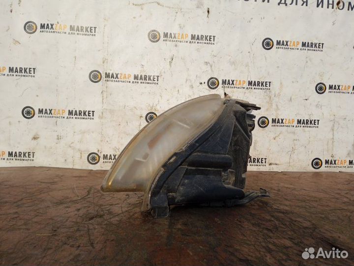 Фара Ford Focus 2 2008 прав. (б/у)