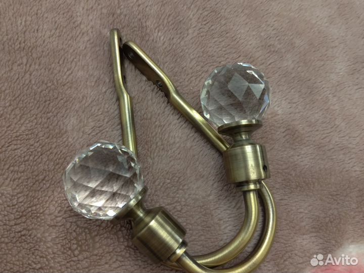 Подхваты для штор настенный