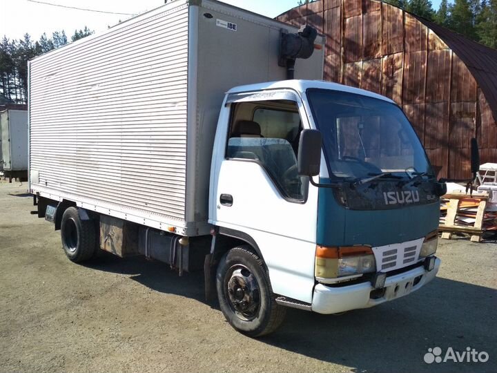 Кабина узкая Исузу Эльф в разборе