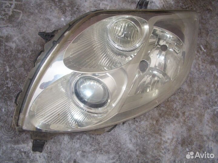 Фара левая Тойота Аурис с06-10г