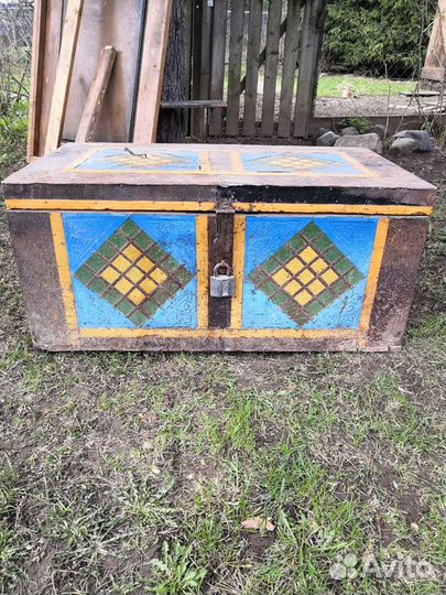 Сундук деревянный старинный