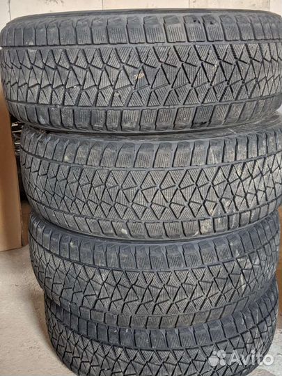 Bridgestone Blizzak DM-V2 235/55 R20 102T