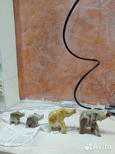 Декоративные фигурки слонов из натурального камня