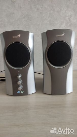 Колонки для компьютера Genius SP-E200