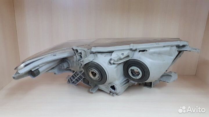 Фара передняя левая Toyota Highlander GSU40L