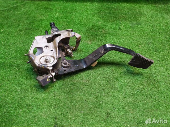 Педаль сцепления Kia Ceed JD G4FA 2013