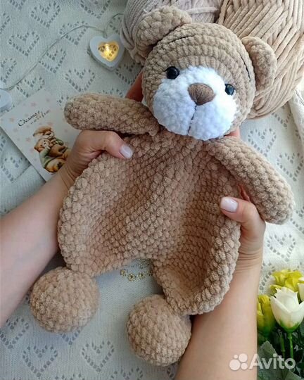 Вязаный медвежонок игрушка комфортер для малышей