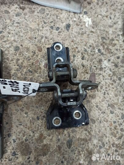 Петля двери Hyundai Tucson JM