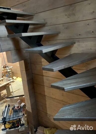 Каркас лестницы из металла