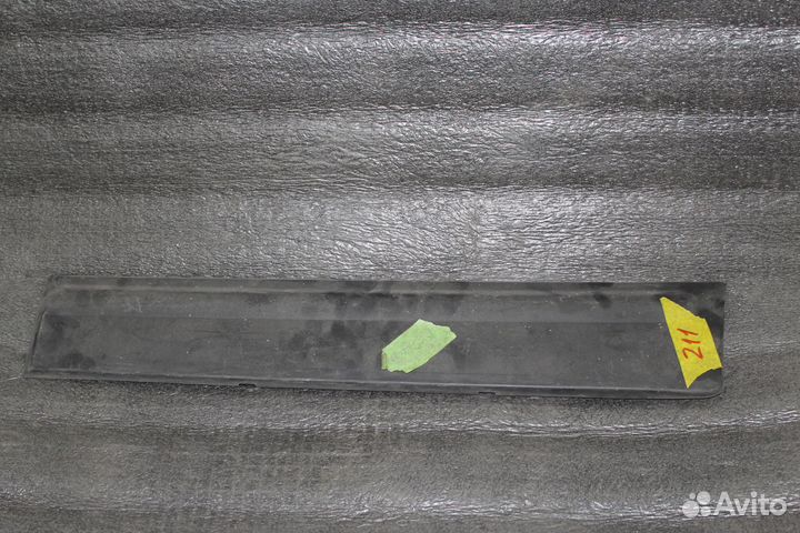 Молдинг двери задний левый Kia Sorento 2