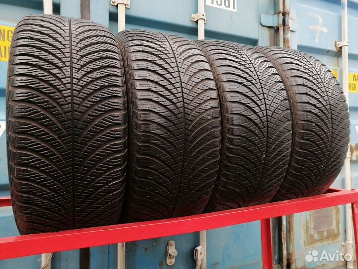 Goodyear Vector 4Seasons Gen-2 225/50 R17