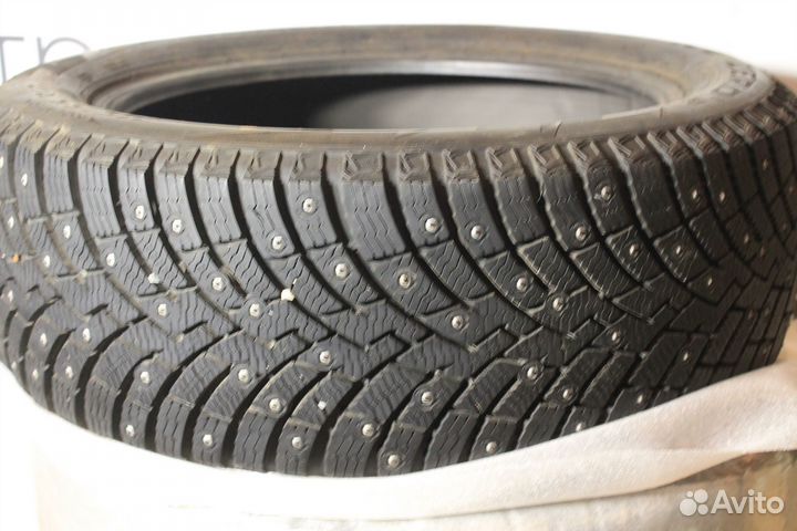 Pirelli Ice Zero 2 215/55 R17