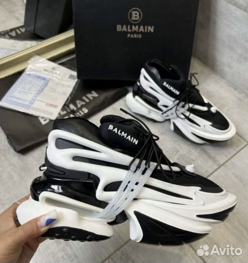 Кроссовки balmain