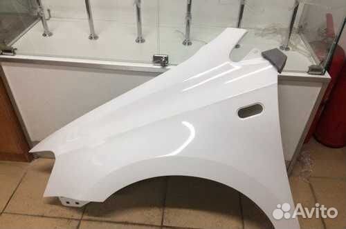 Крыло Поло (VW Polo) белое переднее с отверстием