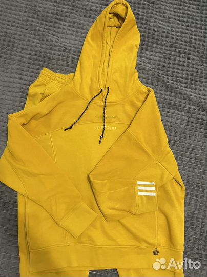 Оригинальный спортивный костюм adidas горчичный