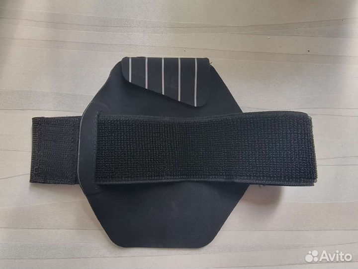 Чехол для телефона на руку reebok