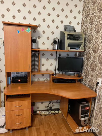 Компьютерный стол