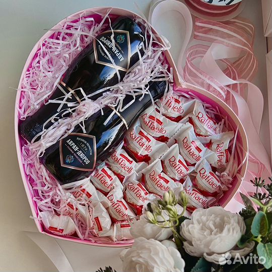 Сладкие букеты и композиции из конфет