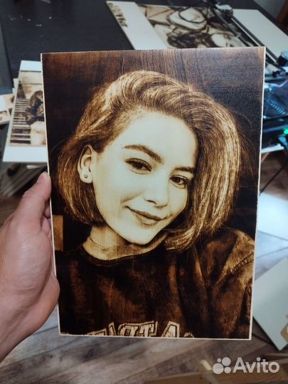 Портрет по фото на дереве