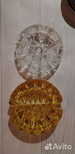 Пепельницы разные, цветок Чехия