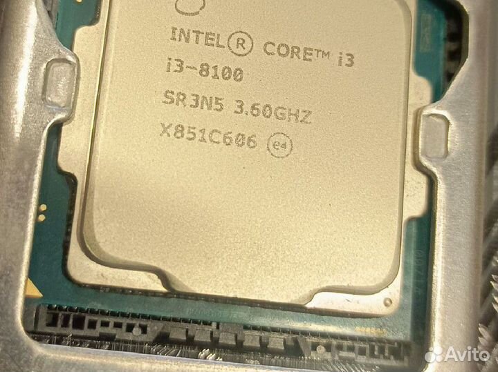 Процессор Intel core i3 8100
