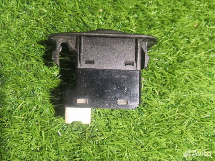 Кнопка стеклоподъемника Hyundai accent