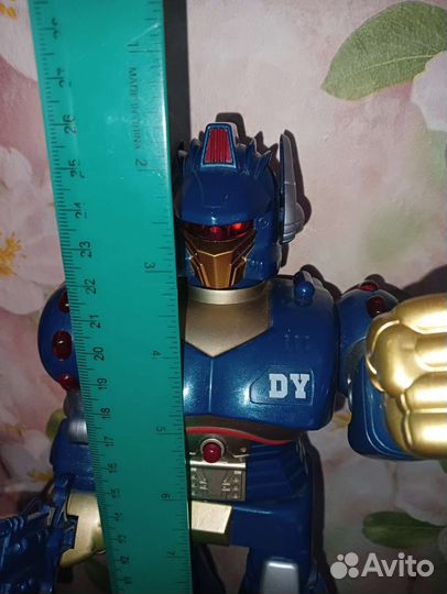 Игрушка робот