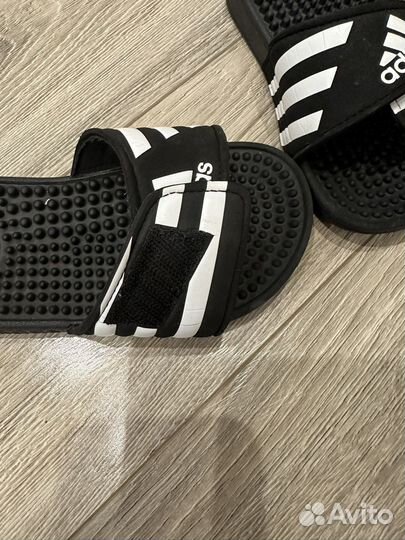 Сланцы adidas