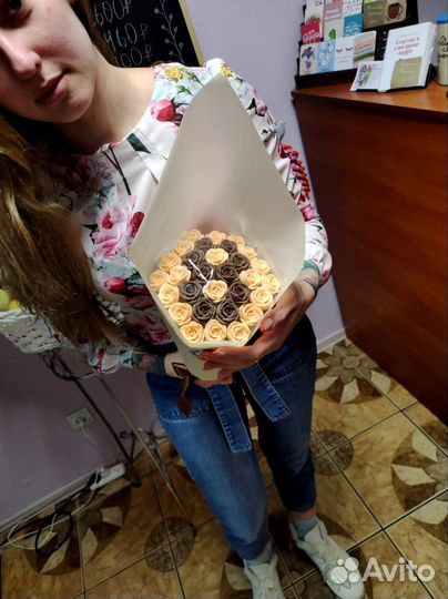 Букет Шоколадных Роз к 8 Марта