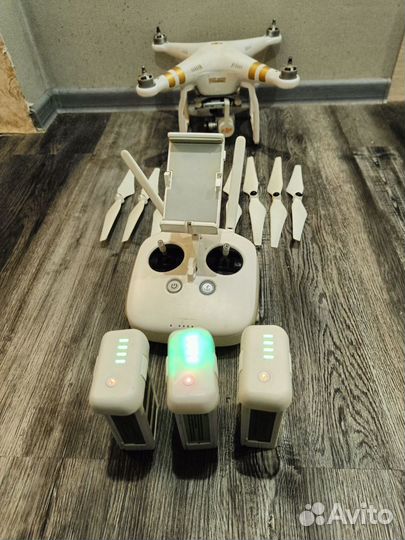 Квадрокоптер dji phantom 3 pro 4K +кейс + бленда