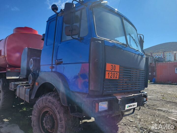 МАЗ 6425X9-450-051 с полуприцепом, 2017