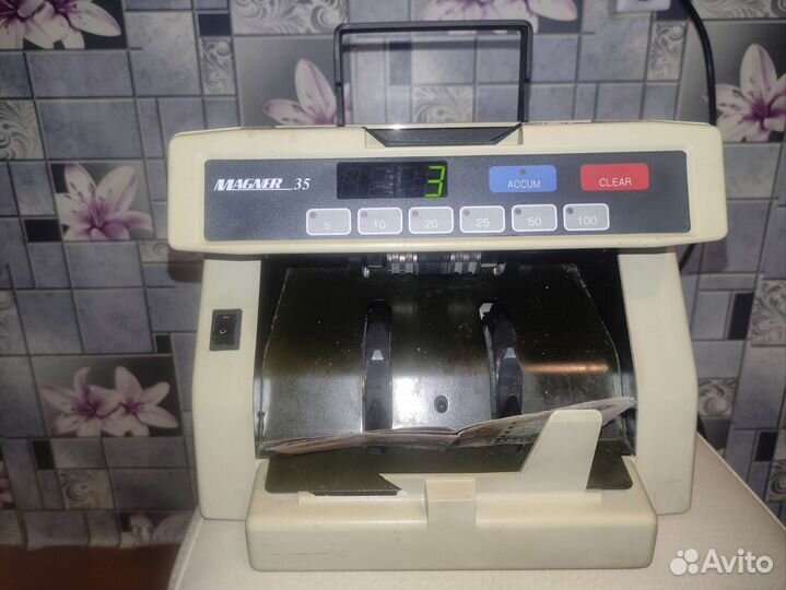 Машинка для счета денег