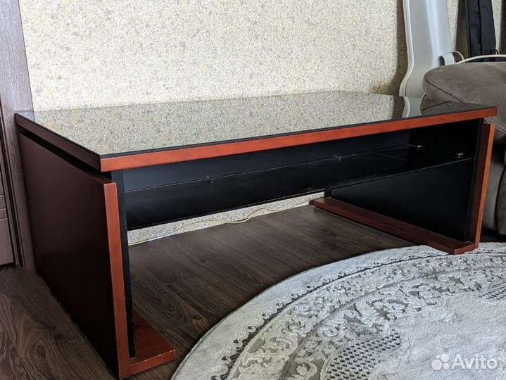 Журнальный столик из массива бу