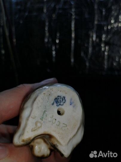 Фарфоровая статуэтка медведь лфз