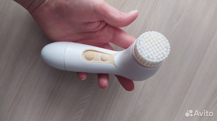 Щетка для очищения лица