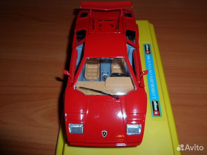 Lamborghini Countach 1/24