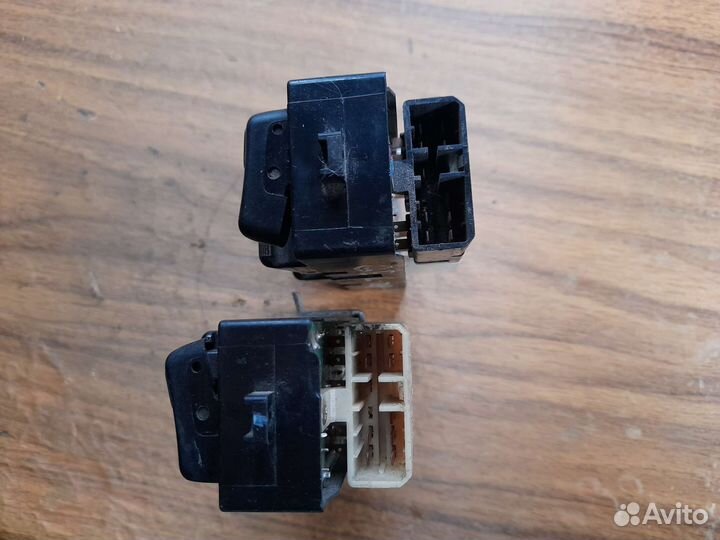 Блок управления стеклоподъемникамиMazda 626 GE